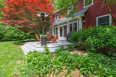 10 Robin Lane Falmouth ME 04105