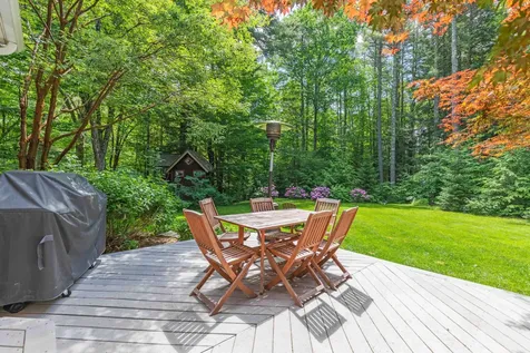 10 Robin Lane Falmouth ME 04105
