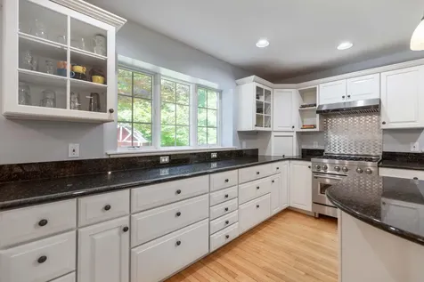 10 Robin Lane Falmouth ME 04105