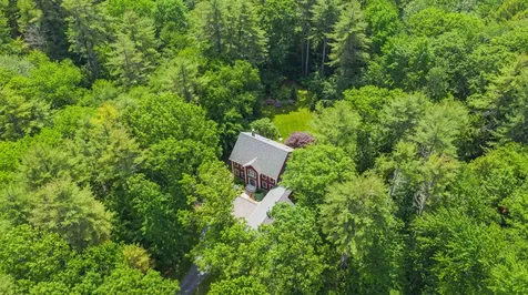 10 Robin Lane Falmouth ME 04105