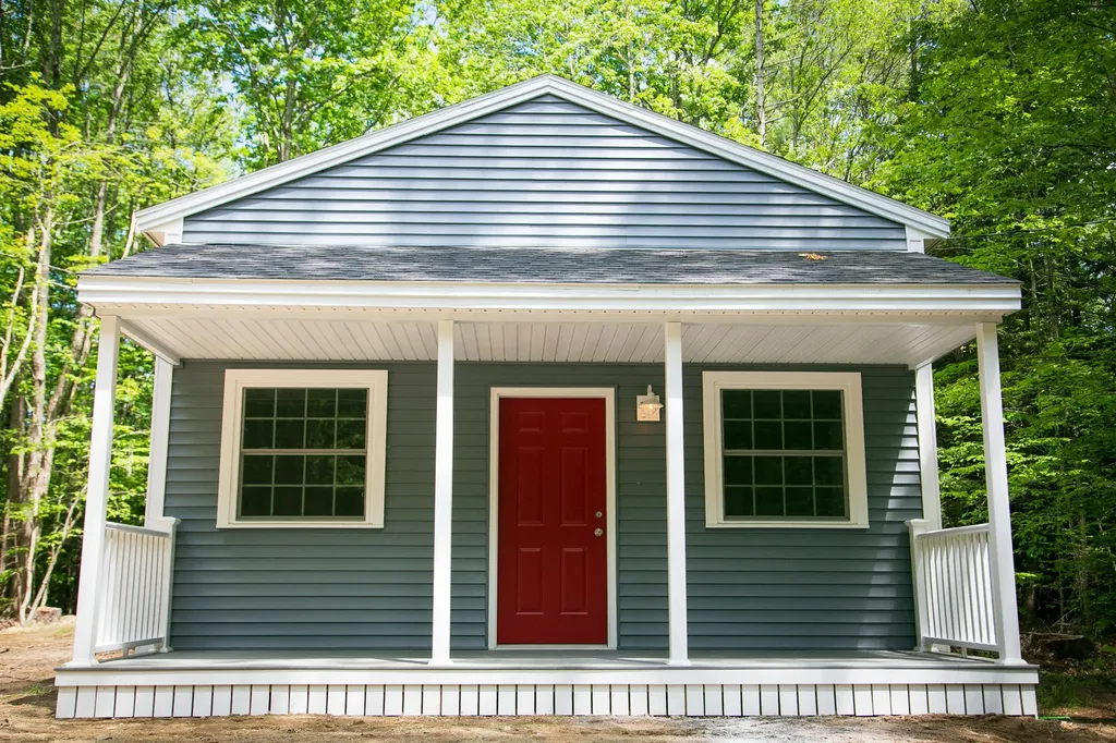12 Joyce Street Buxton ME 04093