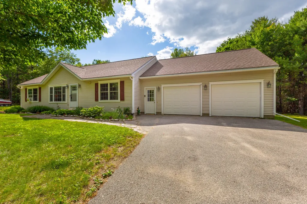 28 Mountain View Lane Standish ME 04084