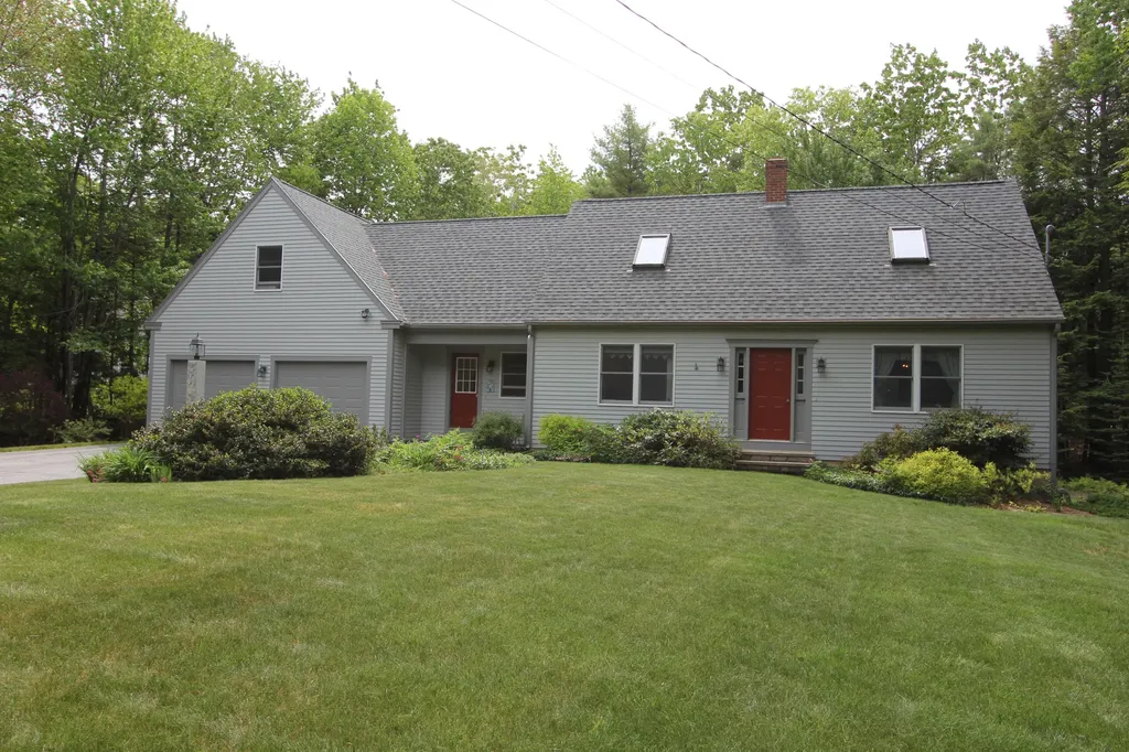 364 Hillside Street Yarmouth ME 04096