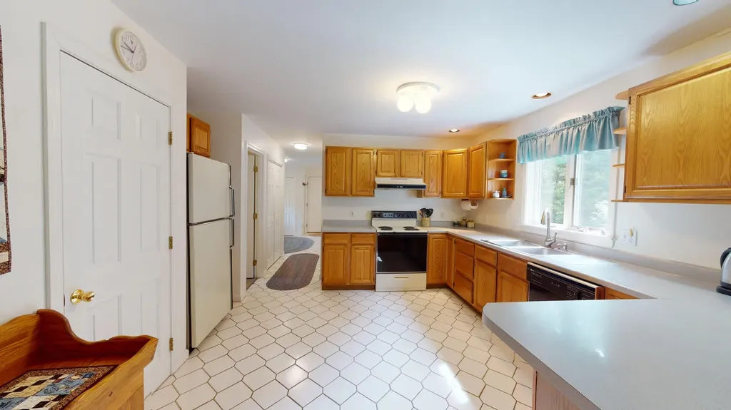 364 Hillside Street Yarmouth ME 04096