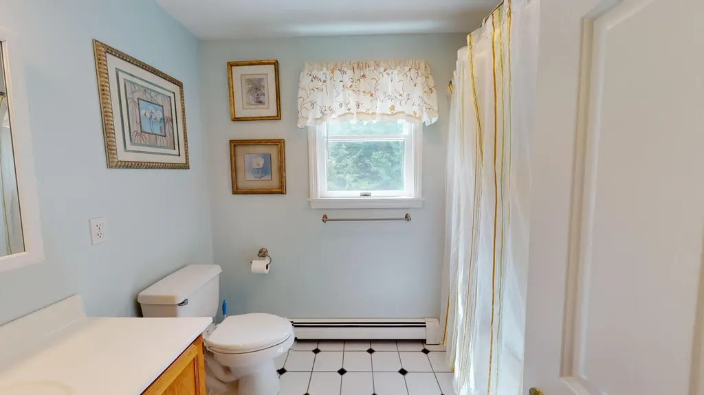 364 Hillside Street Yarmouth ME 04096