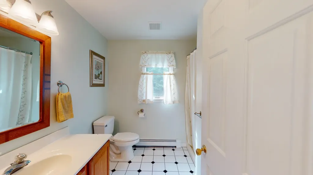 364 Hillside Street Yarmouth ME 04096