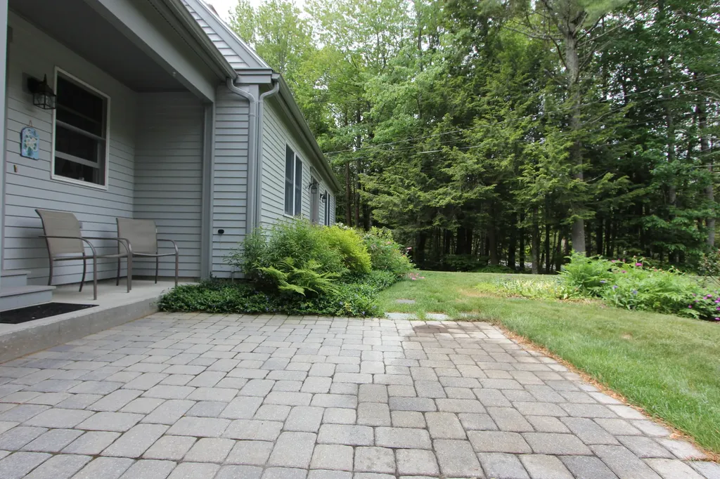 364 Hillside Street Yarmouth ME 04096