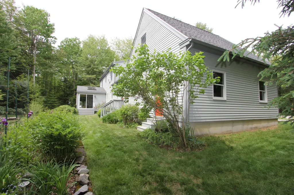 364 Hillside Street Yarmouth ME 04096