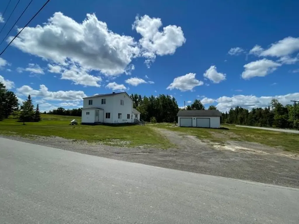 5 Lincoln Road Hodgdon ME 04730