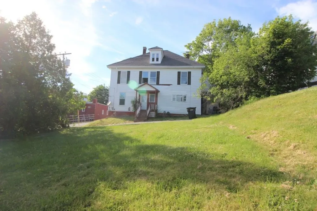 8 Merrimac Street Bangor ME 04401