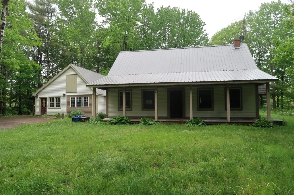 29 Cattle Drive Farmingdale ME 04344