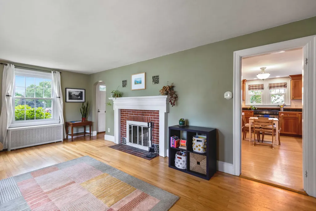 53 Summit Street Portland ME 04103