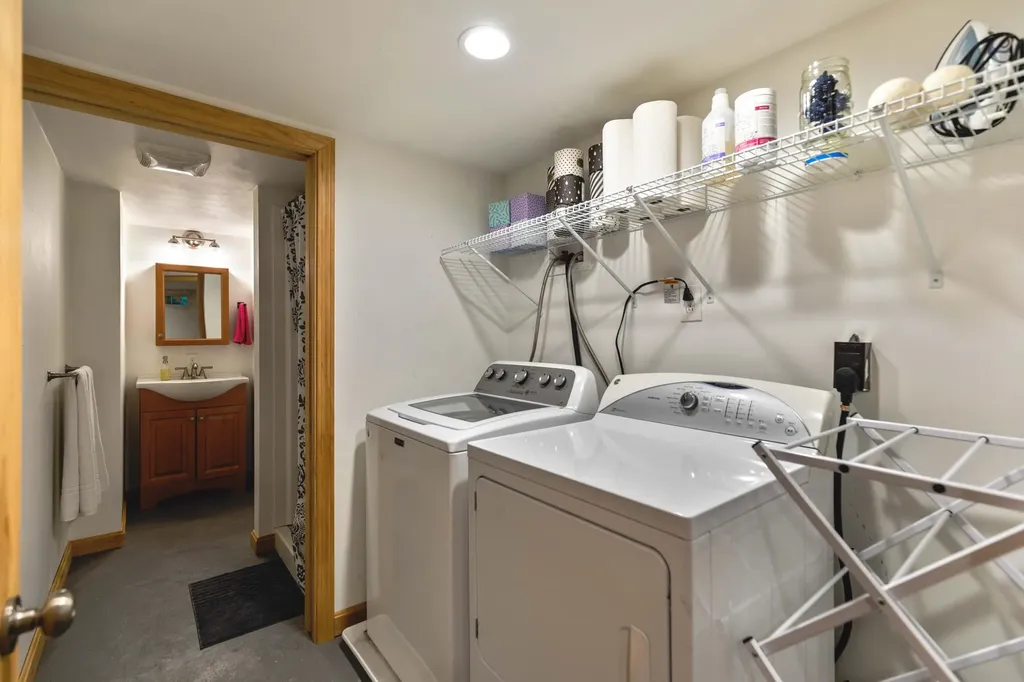 53 Summit Street Portland ME 04103