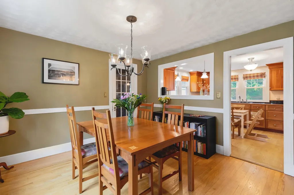 53 Summit Street Portland ME 04103