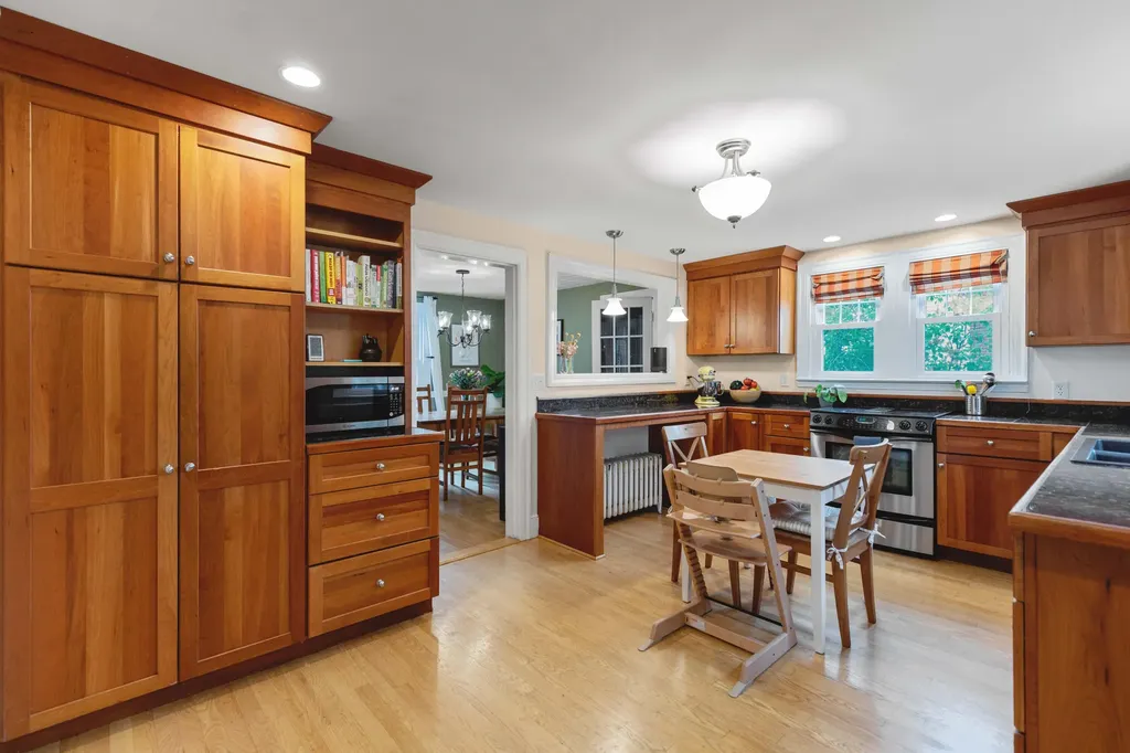 53 Summit Street Portland ME 04103