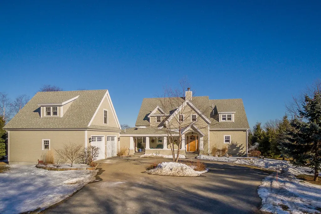 82 Eastward Rockport ME 04856