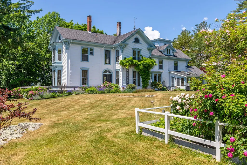 18 Summer Street Rockport ME 04856
