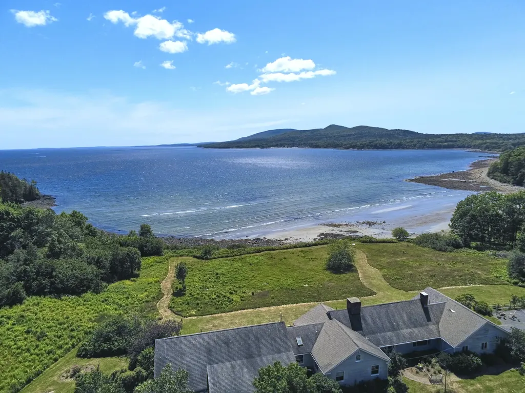 30 Soaring Eagle Point Northport ME 04849