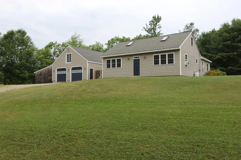 72 Leeds Junction Road Greene ME 04236