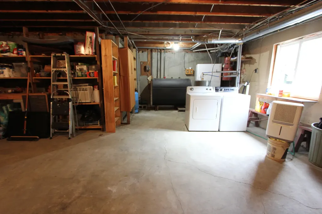 72 Leeds Junction Road Greene ME 04236