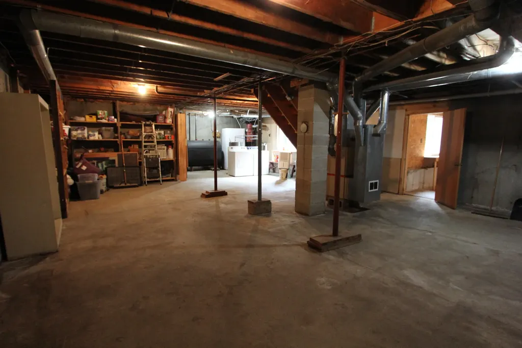 72 Leeds Junction Road Greene ME 04236