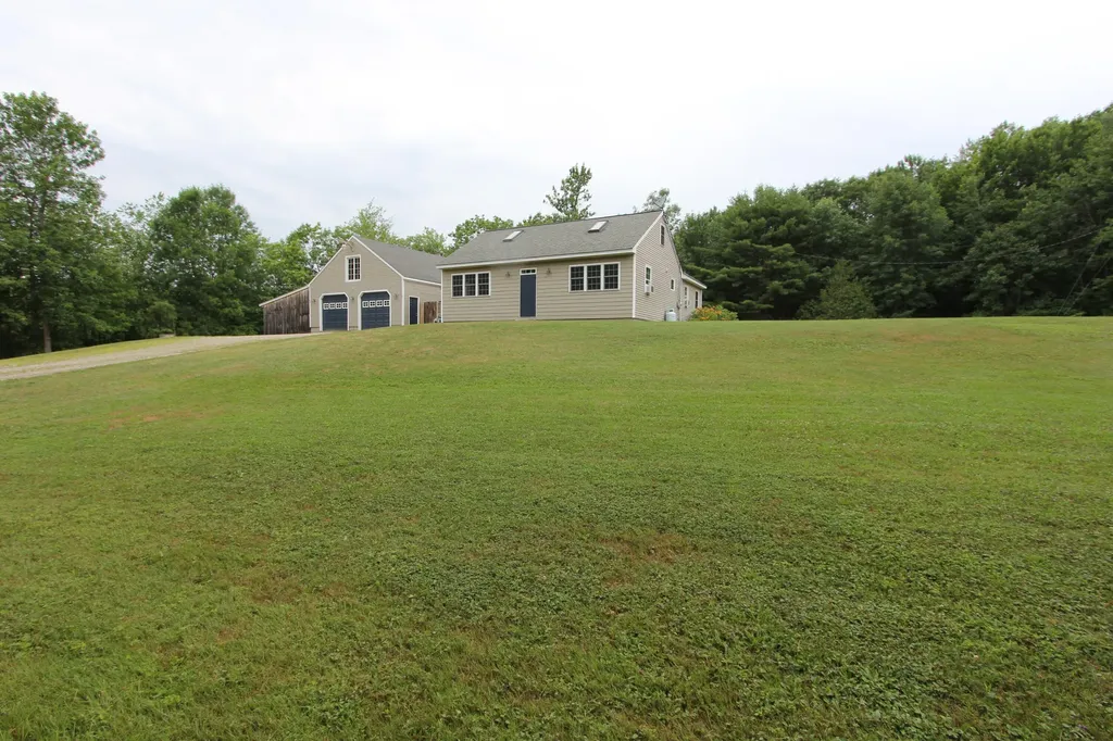 72 Leeds Junction Road Greene ME 04236