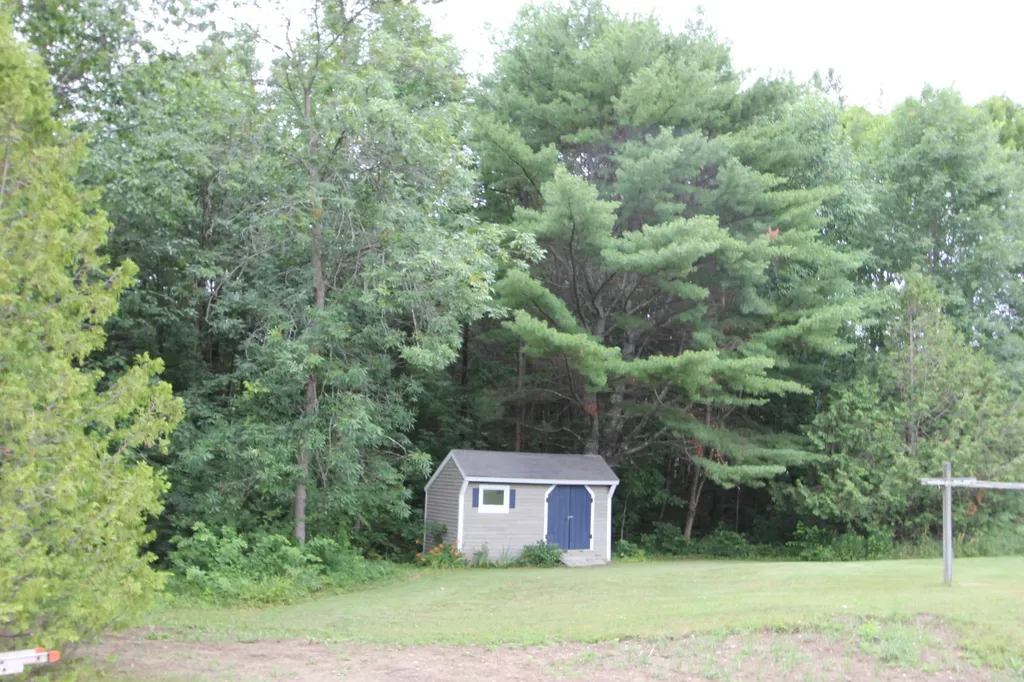 72 Leeds Junction Road Greene ME 04236