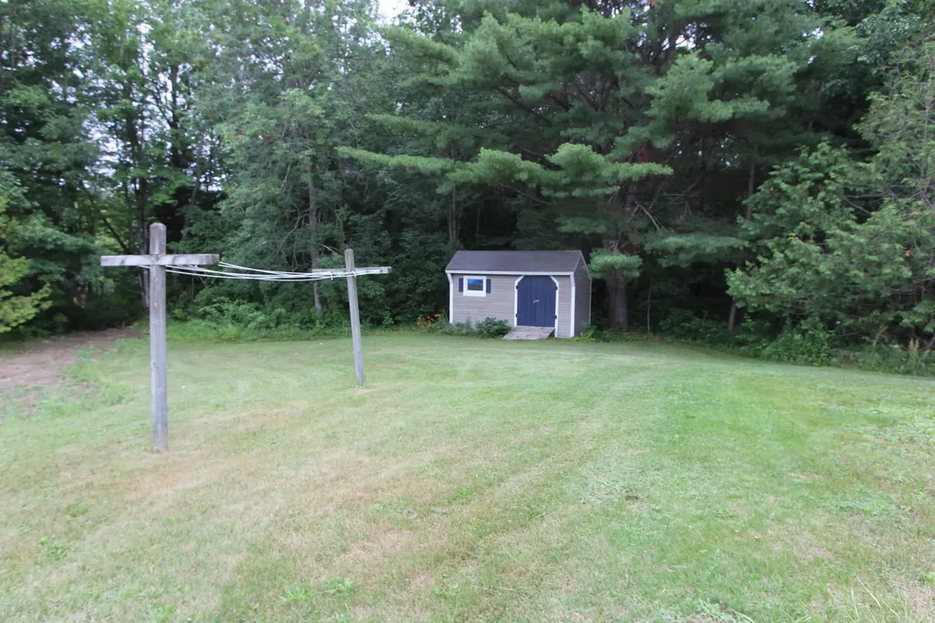 72 Leeds Junction Road Greene ME 04236