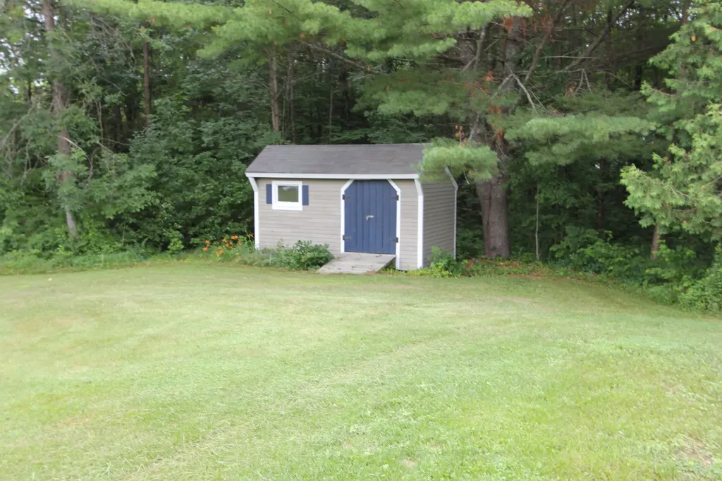 72 Leeds Junction Road Greene ME 04236