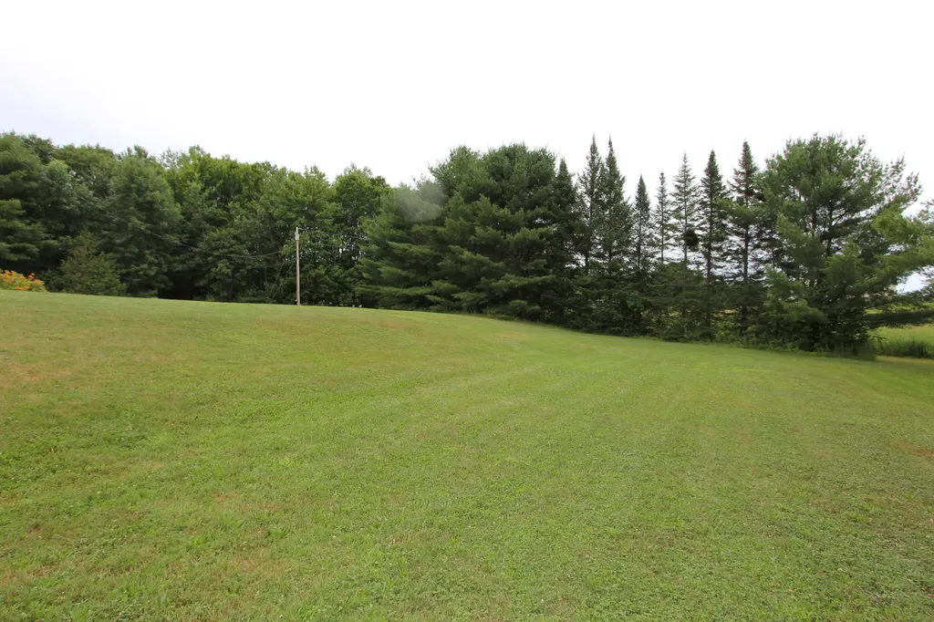 72 Leeds Junction Road Greene ME 04236