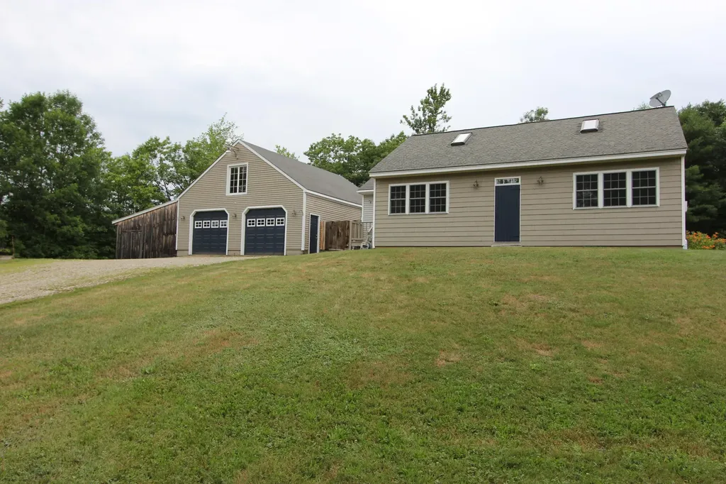 72 Leeds Junction Road Greene ME 04236