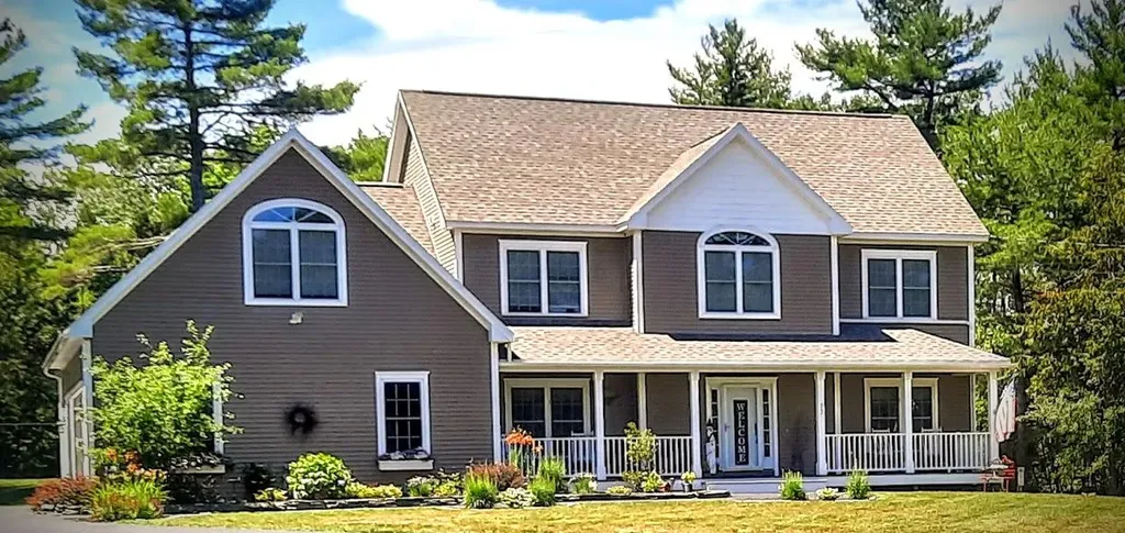 77 Dunton Circle Hampden ME 04444