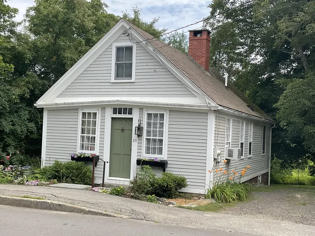 33 Church Street Damariscotta ME 04543