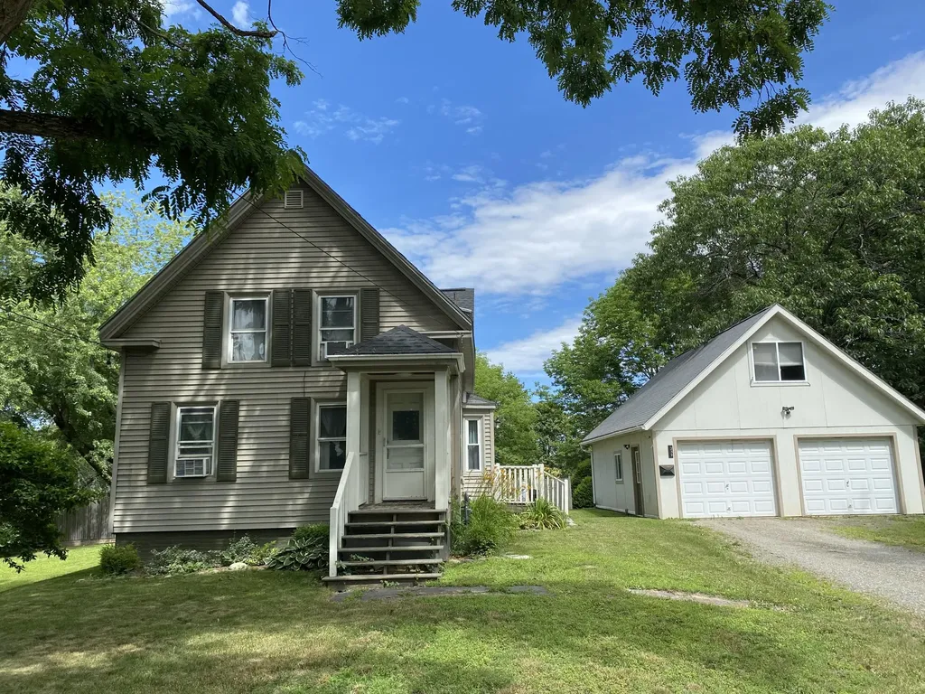 239 Howard Street Bangor ME 04401