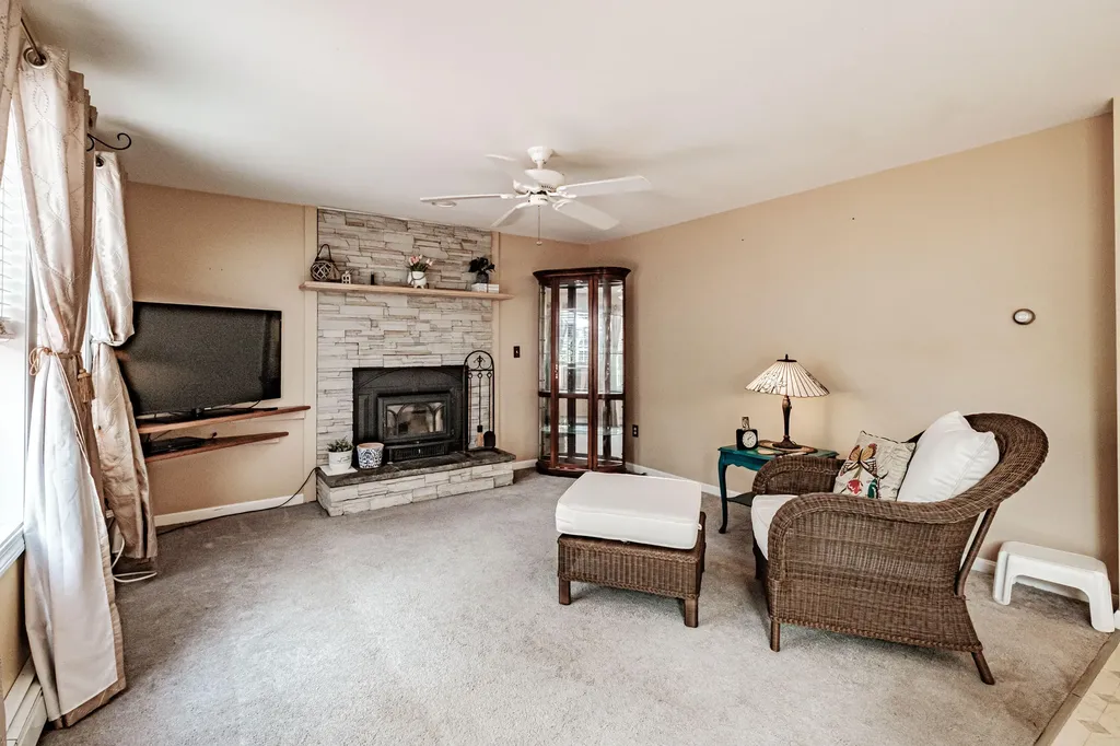 141 Hawthorne Lane Westbrook ME 04092