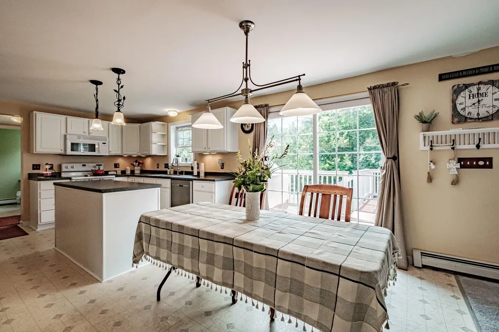 141 Hawthorne Lane Westbrook ME 04092