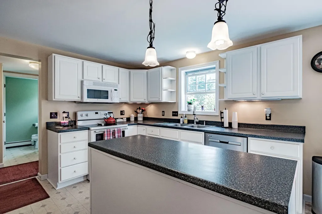 141 Hawthorne Lane Westbrook ME 04092