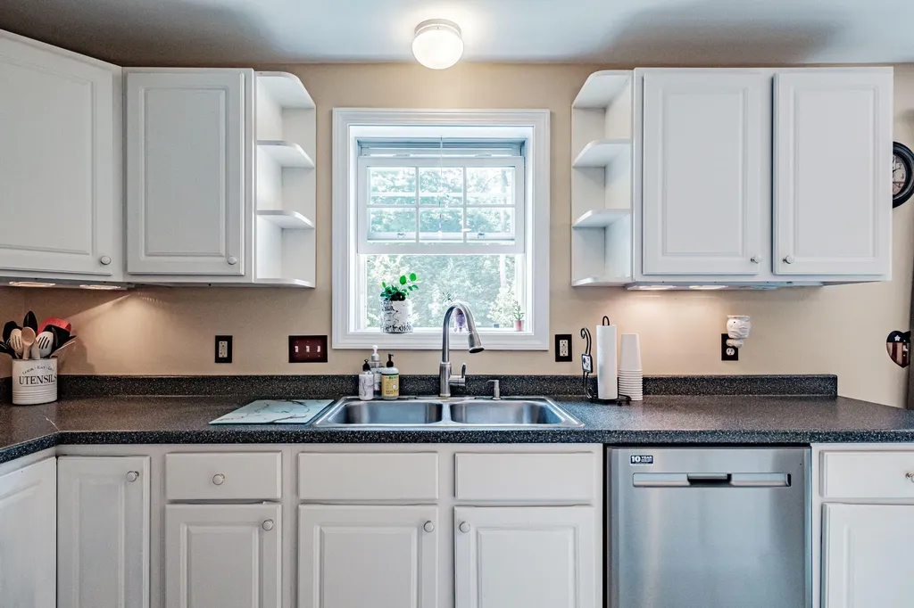 141 Hawthorne Lane Westbrook ME 04092