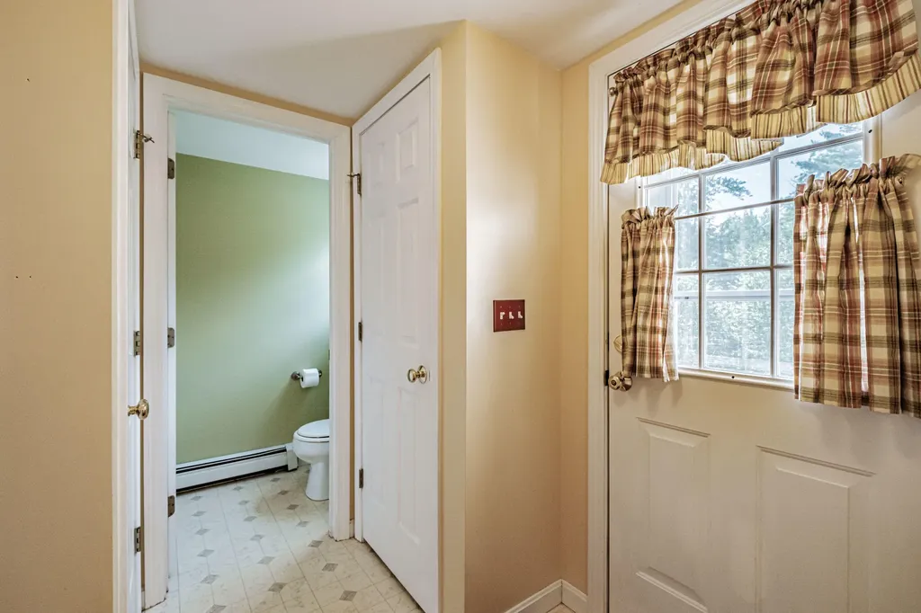 141 Hawthorne Lane Westbrook ME 04092