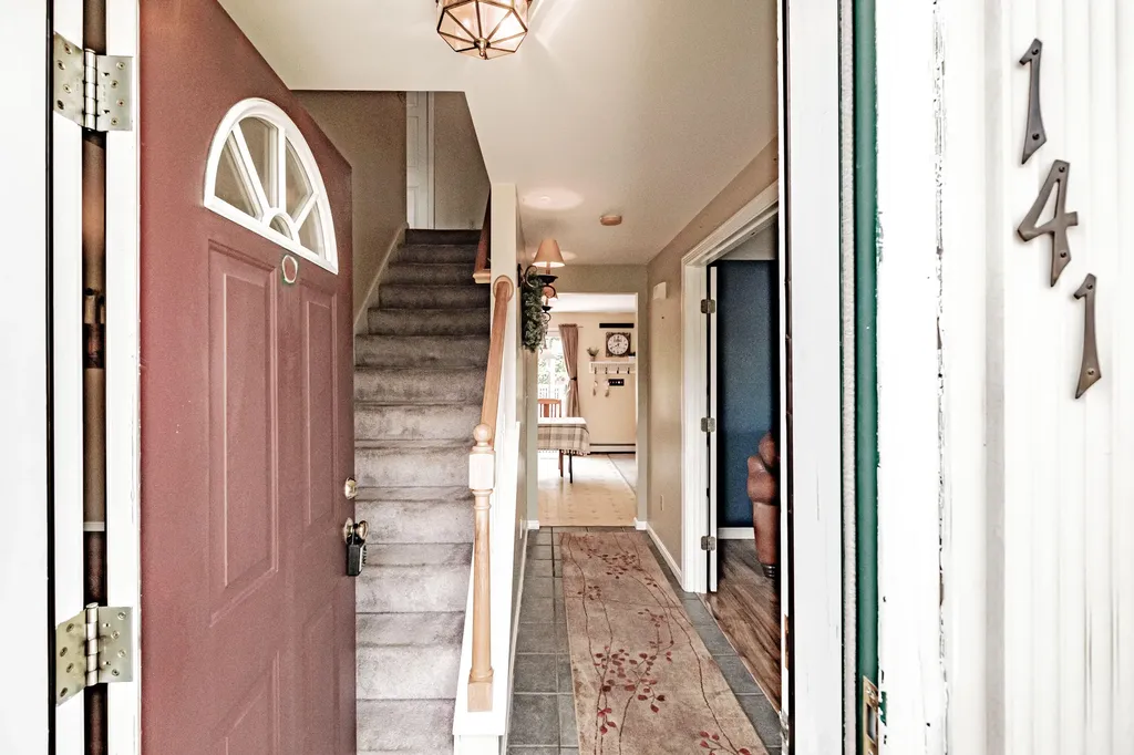 141 Hawthorne Lane Westbrook ME 04092