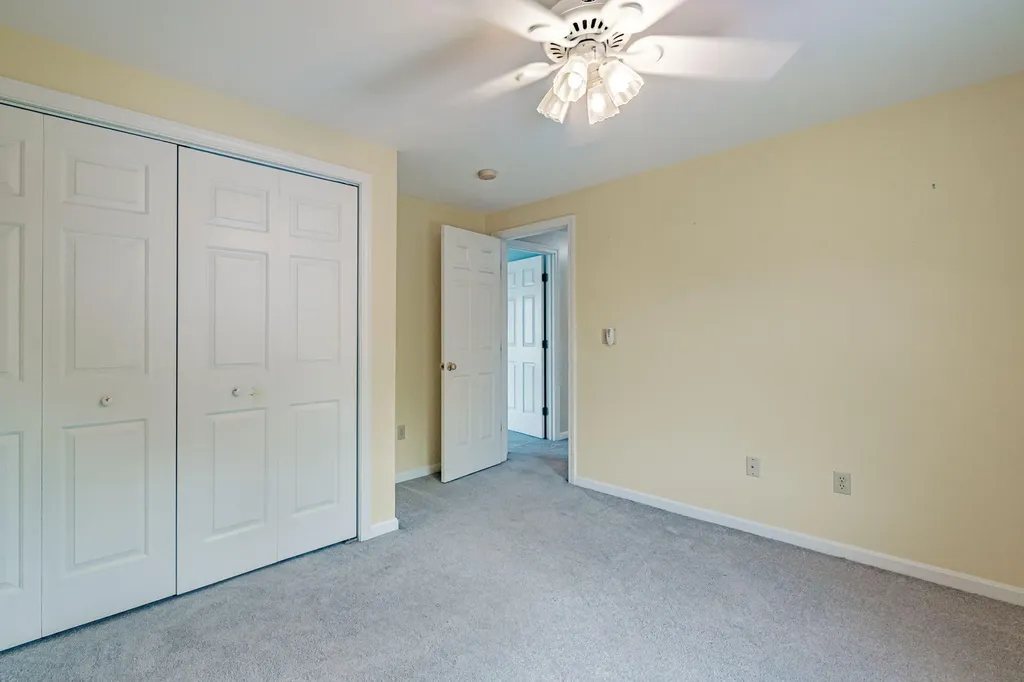 141 Hawthorne Lane Westbrook ME 04092