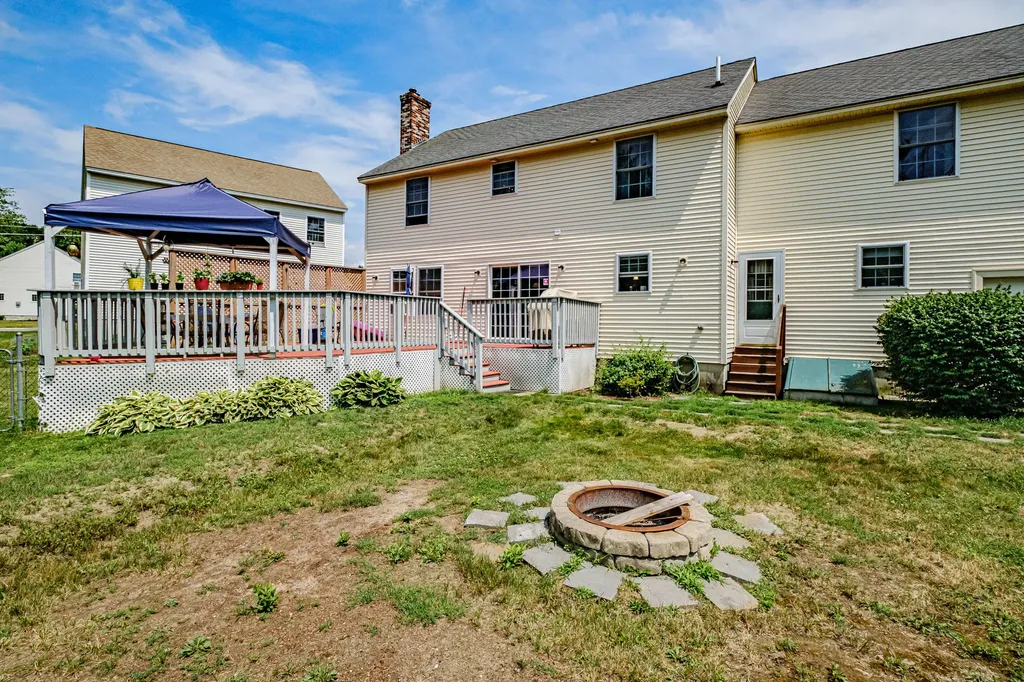 141 Hawthorne Lane Westbrook ME 04092