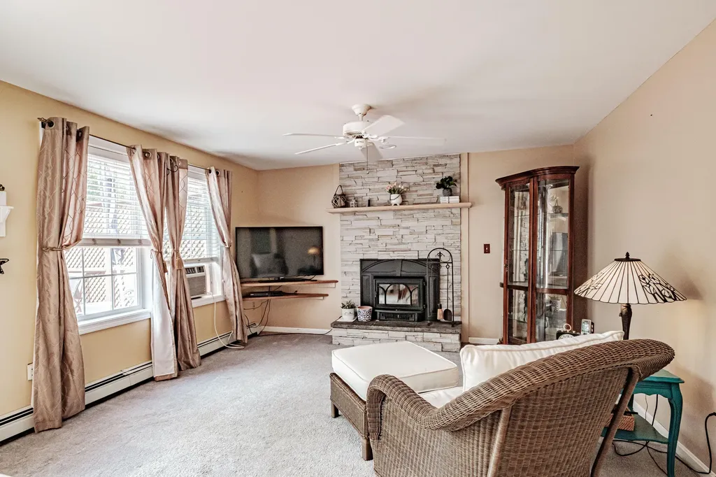 141 Hawthorne Lane Westbrook ME 04092