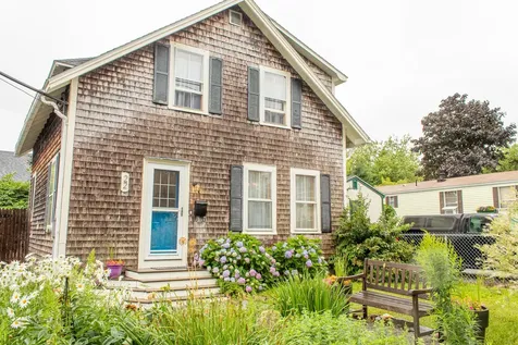 22 Lawn Avenue Rockland ME 04841