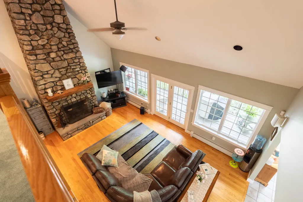 78 Cape Road Raymond ME 04071