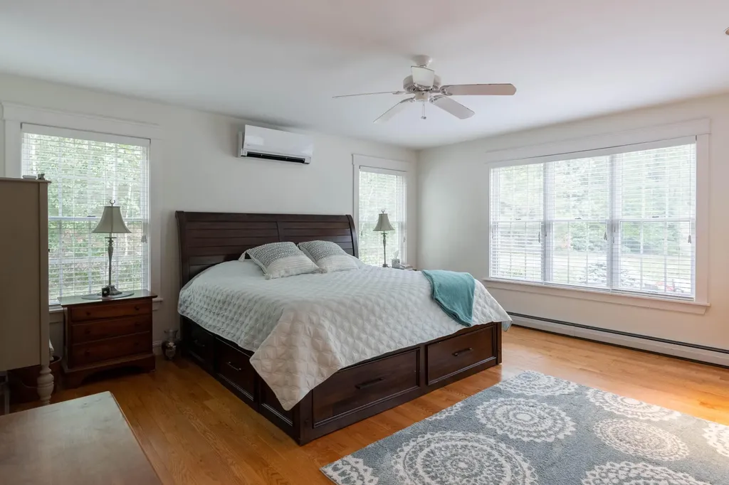 78 Cape Road Raymond ME 04071