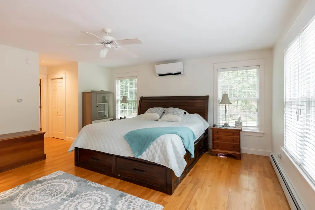 78 Cape Road Raymond ME 04071