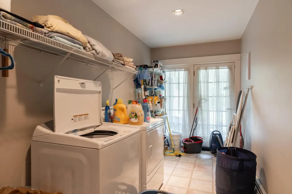 78 Cape Road Raymond ME 04071