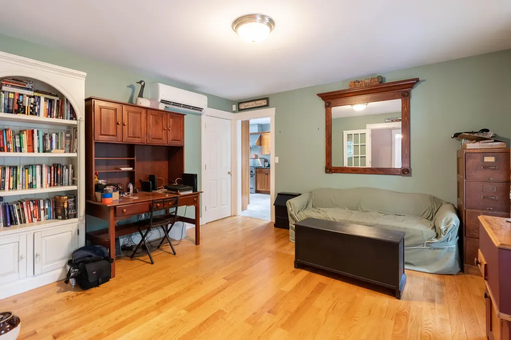 78 Cape Road Raymond ME 04071