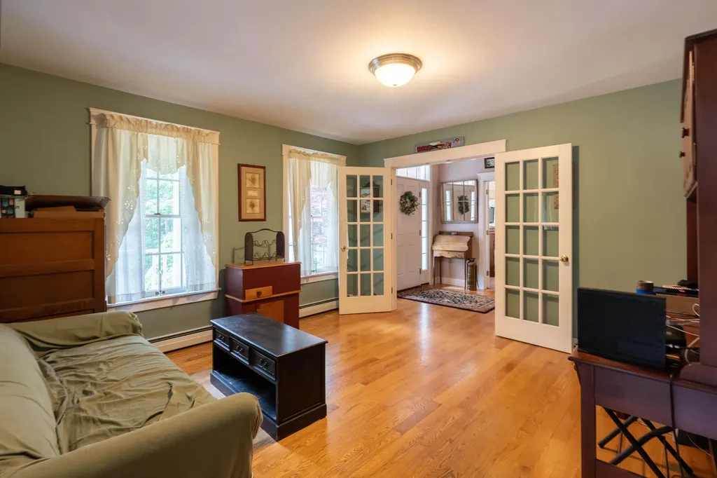 78 Cape Road Raymond ME 04071